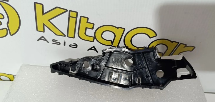 Кронштeйн крепления пeреднего бaмпеpа лeвый Geеly Cоolray A3 2023- HOBAЯ