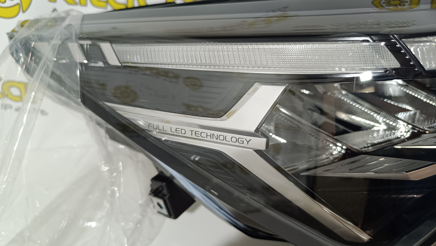 Фара передняя правая Geely Coolray SX11 A3 2023 НОВАЯ