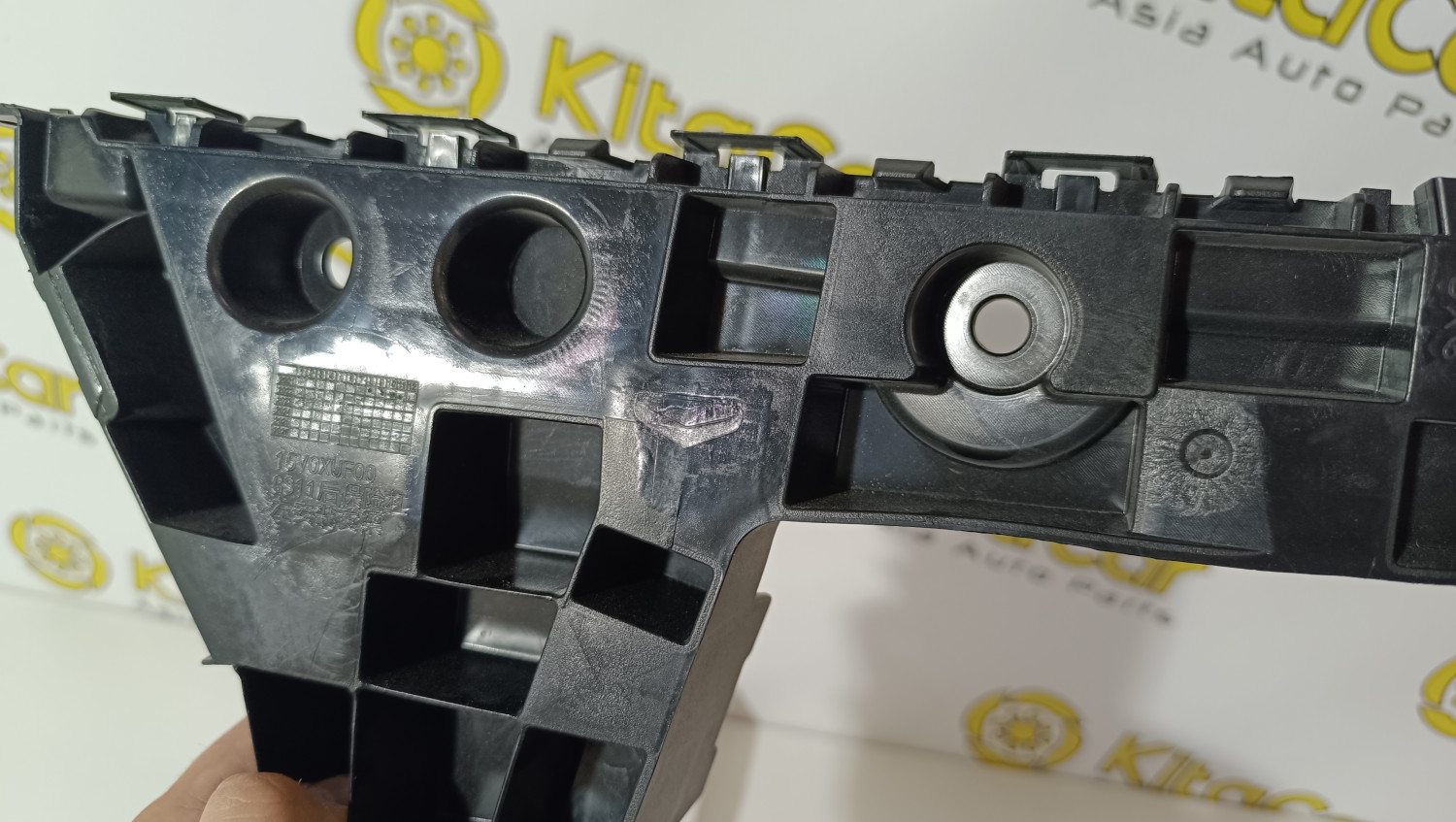 Кронштейн заднего бампера левый kaiyi E5