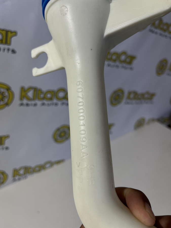 Горловина бачка омывателя kaiyi E5 новая