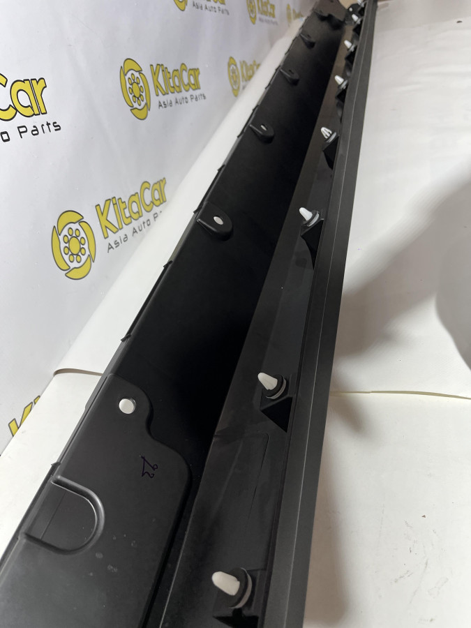 Накладка бокового порога в сборе правая Baic X35 НОВАЯ