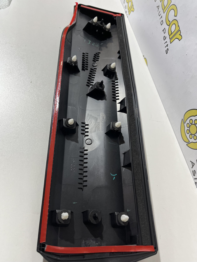 Накладка задней правой двери Geely Coolray NEW SX11 A3 НОВАЯ
