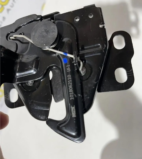 Замок капота Livan X3 Pro новый