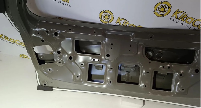 Крышка багажника Livan X3pro новая