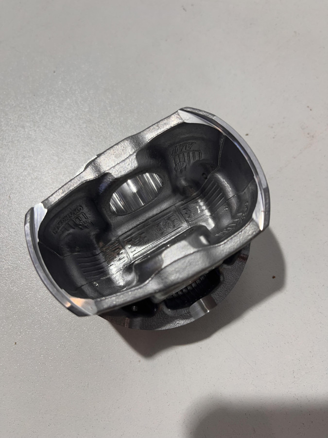 Комплект поршней поршень Changan 1.5t новый