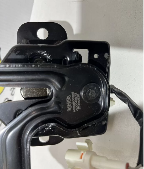 Замок капота Baic X35 НОВЫЙ ОРИГИНАЛ